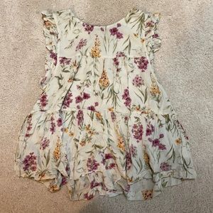 Flowy floral tank top.